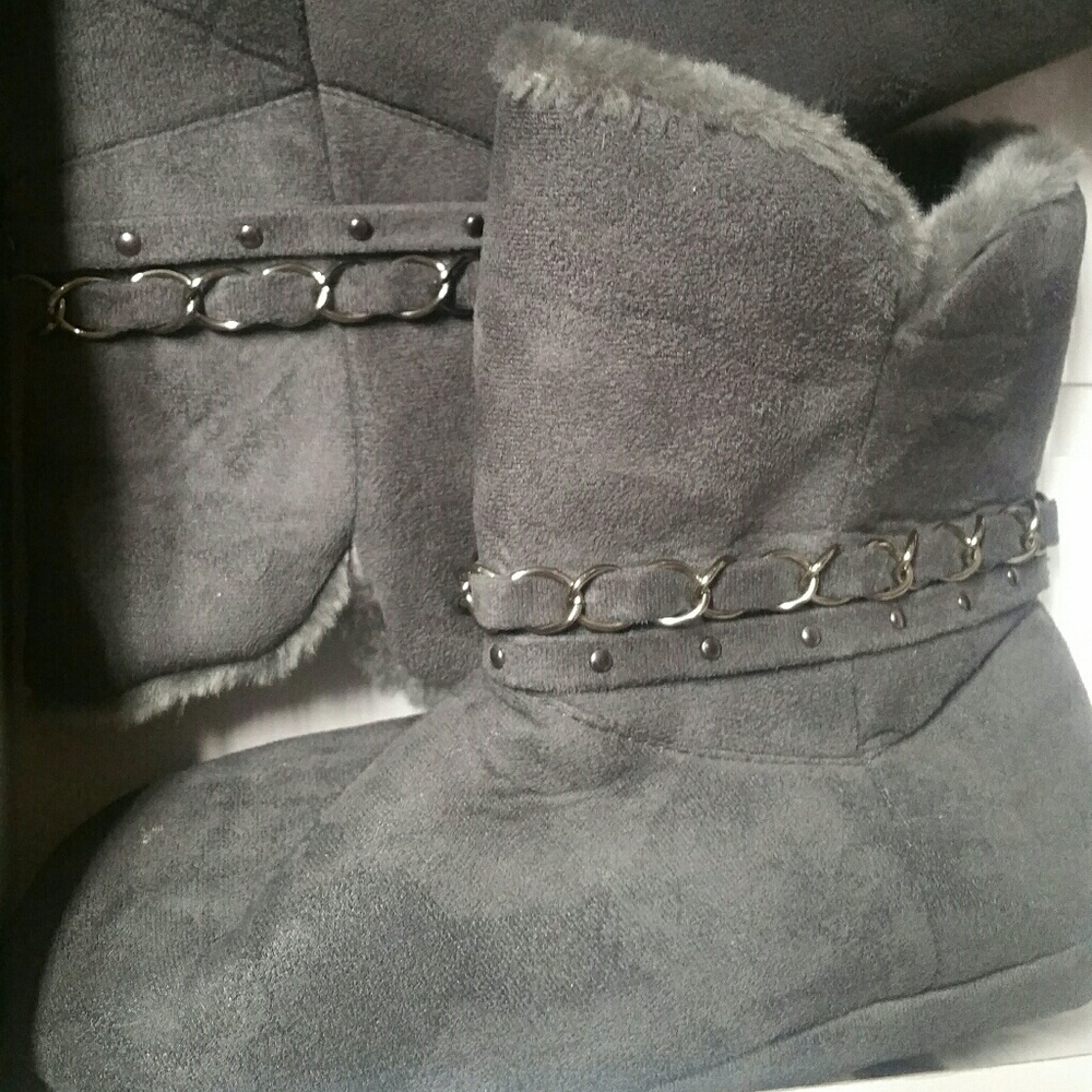 Slippers - Picture 3 of 4